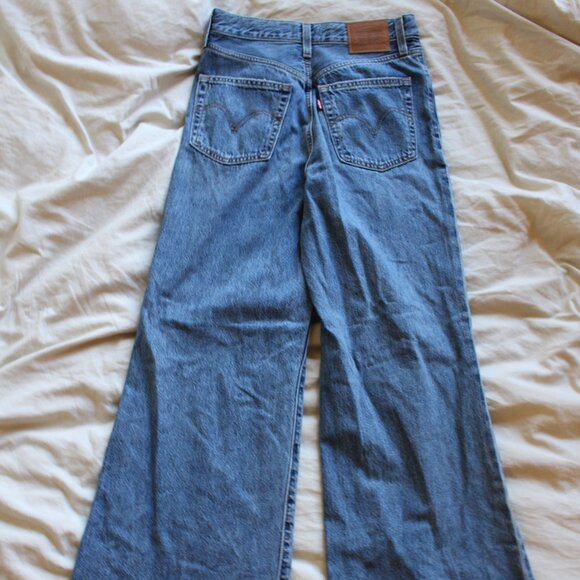 Levi's High Loose Flare - Picture 3 of 3